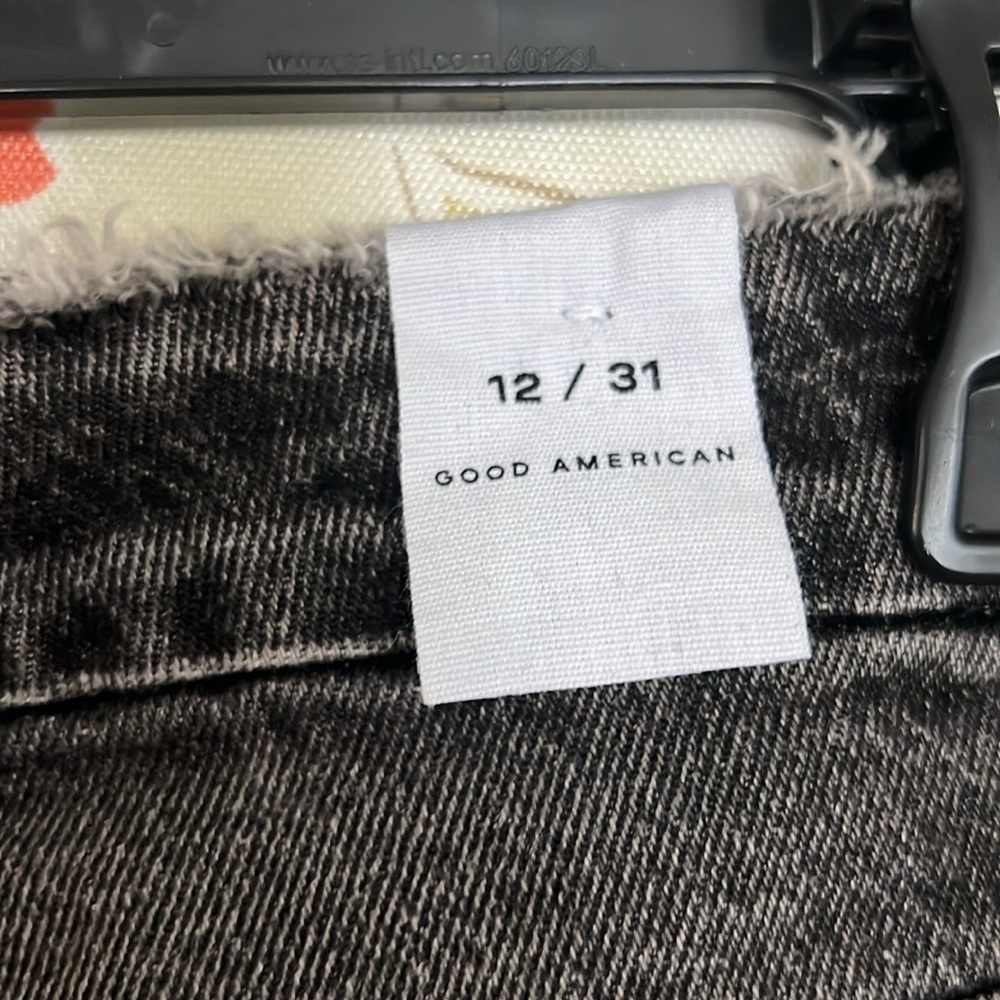 Good American Jeans - Picture 8 of 13
